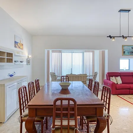 Tower Road Sliema, 4br With Sensational Views By 360 Estates Lägenhet