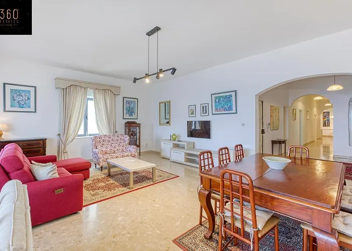 Tower Road Sliema, 4br With Sensational Views By 360 Estates 아파트