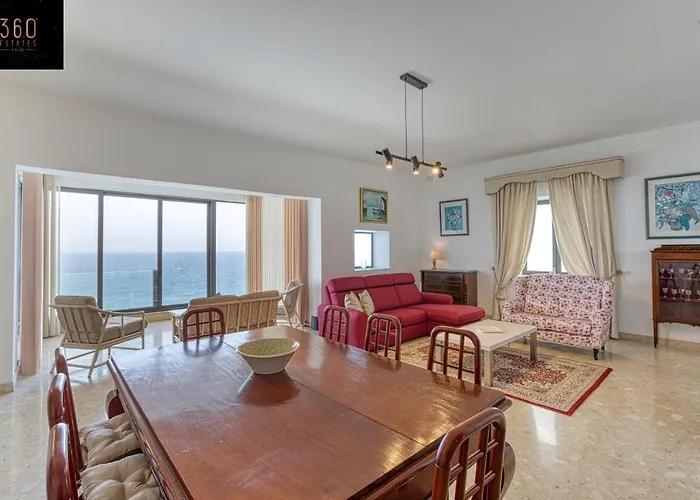 Tower Road Sliema, 4br With Sensational Views By 360 Estates 아파트 슬리에마